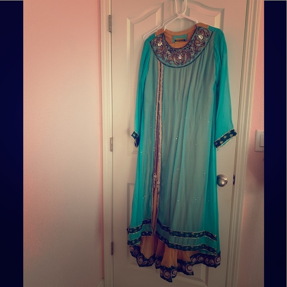 Other - Beautiful 3 piece Pakistani/Indian suit.